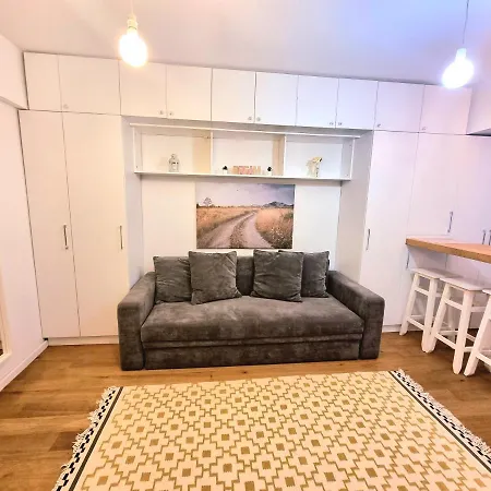 Готель Diana's Place Downtown