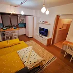 Готель Diana's Place Downtown Бухарест