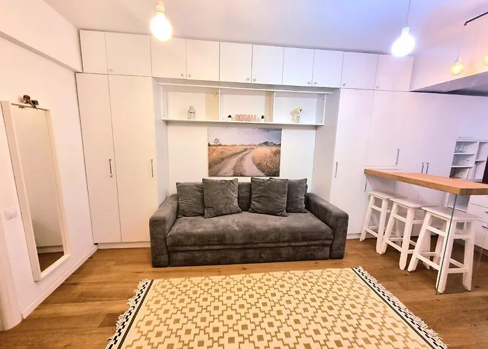 Отель Diana's Place Downtown